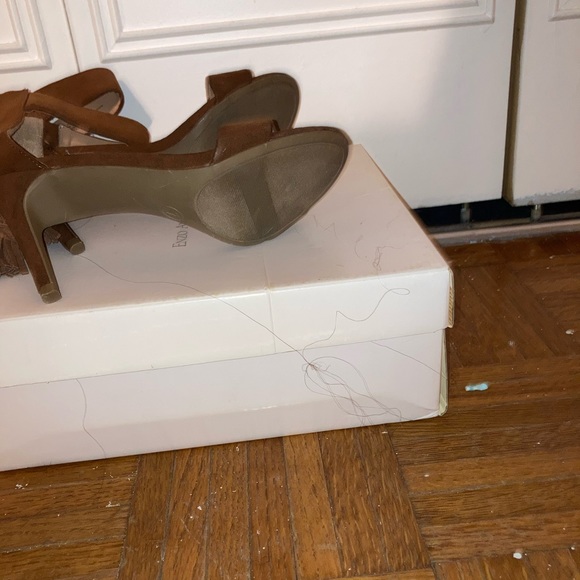 Brown heels open toe - Picture 3 of 3